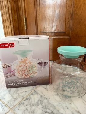 Ash Microwave Popcorn Popper with Mint Lid